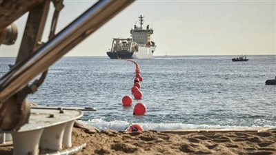 ميتا تبني أطول كابل بحري في العالم يربط 5 قارات