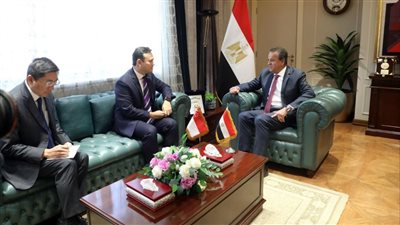 عبدالغفار يستقبل وزير الدولة الأول للدفاع والقوى العاملة بسنغافورة لدعم الجهود الإغاثية للفلسطينيين