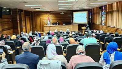 انتهاء مركز اللغات من تدريب جميع العاملين بكليات جامعة القاهرة 
