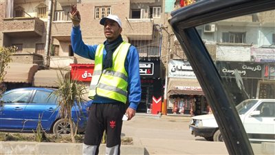 شوارع طوخ الساعة بعشرة جنيهات بتعليمات رئيس مجلس المدينة.. من المستفيد؟