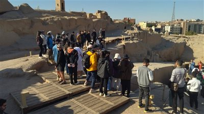 زيارة علمية لطلاب آثار الفيوم إلى الأقصر وأسوان