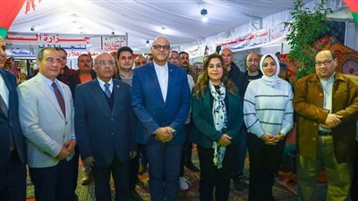 وزيرة التنمية المحلية ومحافظ القليوبية يفتتحان معرض «أهلاً رمضان» بشبرا الخيمة