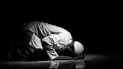 هل يشترط الوضوء والقبلة لسجود الشكر؟