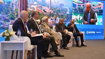 وزير الكهرباء يشارك في حلقة نقاشية وزارية حول تعزيز مستقبل الطاقة بمصر