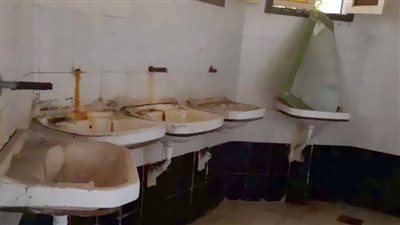 دورات المياه العمومية .. كارثة صحية