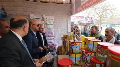 محافظ بني سويف يفتتح معرض الواسطى لتوفير السلع الأساسية بأسعار مخفضة