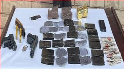 ضبط عنصر إجرامي بحوزته حشيش وسلاح ناري وخرطوش ببني سويف