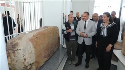 الأشموني يُشيد بعظمة الحضارة الفرعونية القديمة خلال زيارته لمنطقة «أثار صان الحجر»