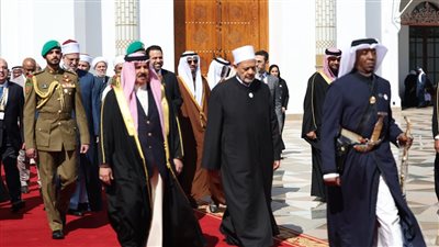 ملك البحرين: لا عِزَّ لهذه الأمةِ ولا سلطانَ إلا بوحدتِها