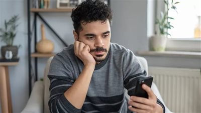 دماغك في خطر: كيف تحمي نفسك من تآكل الدماغ في العصر الرقمي؟