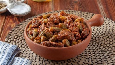 طريقة عمل طاجن البامية باللحمة غنية بمضادات الأكسدة