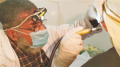 2100 مريض يستفيدون من خدمات القافلة الطبية بـ «الدهتمون»