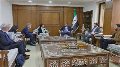 وزير سوري يبحث مع وفد أوروبي رفع العقوبات واستعادة الأموال المجمدة 