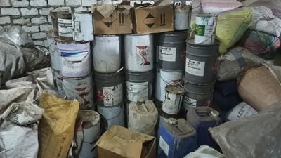 ضبط 21 طن مواد كيميائية منتهية الصلاحية تستخدم في صناعة المنظفات ببلبيس