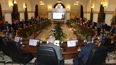 رئيس جامعة الإسكندرية يشهد اللقاء التعريفي لوفد جامعة لويفل الأمريكية  