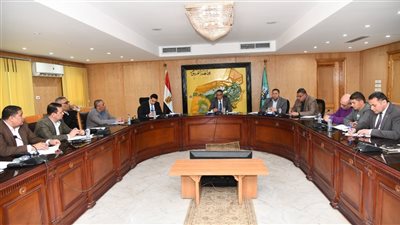 محافظ الفيوم يتابع معدلات الآداء وآخر المستجدات بملفي التصالح والتقنين