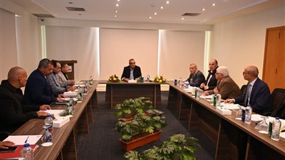 محافظ جنوب سيناء يناقش تعظيم الموارد 