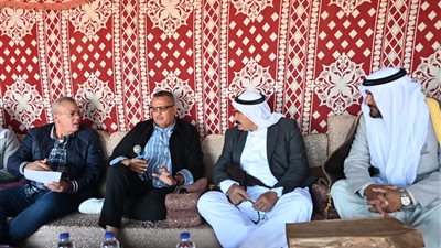 محافظ جنوب سيناء يستعرض استراتيجية التنمية المستدامة 