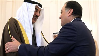 ولي عهد الكويت يستقبل رئيس الوزراء لبحث التعاون والتنسيق المشترك