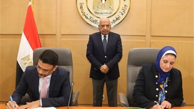 وزير الكهرباء يشهد توقيع اتفاقية لإنشاء محطتي تخزين طاقة بقدرة 1500 ميجاوات