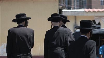 القضاء الإسرائيلي يطالب السلفادور بتسليم أحد زعماء طائفة 