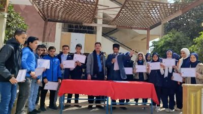 مدير تعليم ابو تشت يتفقد انتظام الدراسة في مدرستي الزاريب والاميرية 