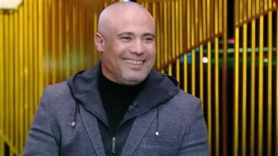 نجم الأهلي يتغنى بمدافع الزمالك: أفضل من داري ويوسف أيمن