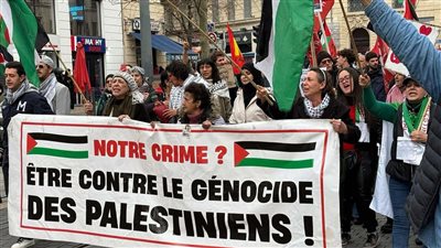 وقفات تضامنية في مرسيليا وباريس رفضًا للتهجير القسري ودعمًا لغزة.. شاهد