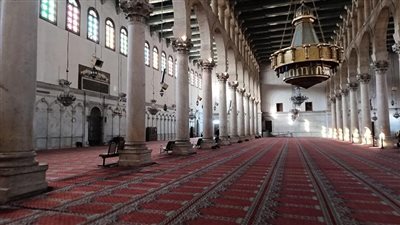 سجاد المسجد الأموي يثير الجدل.. هل شراء أم تبرع؟