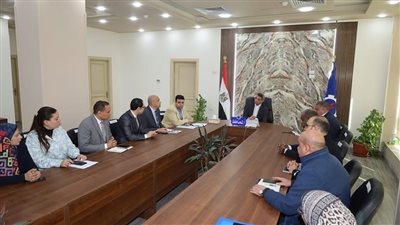 محافظ السويس يلتقي قيادات الرعاية الصحية والتأمين الصحي الشامل لدفع عجلة العمل في المنظومة الجديدة    
