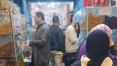 الغرفة التجارية بالقاهرة: زيادة الإقبال على شراء السلع بنسبة 35٪ هذا العام