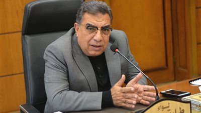 محافظ الدقهلية يناقش مشروع تحديث الأحوزة العمرانية لـ27 قرية 