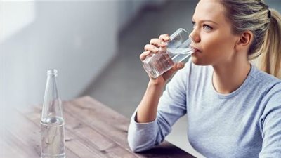 لماذا من الجيد شرب الماء قبل النوم؟