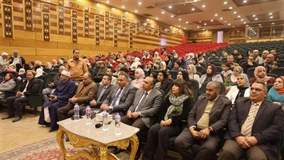 محافظ المنيا: تسليم 407 أجهزة من المعينات السمعية والبصرية 