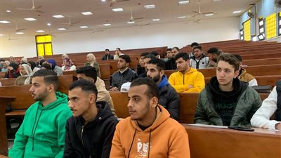 ندوة توعوية حول المشروع القومي للتبرع بالبلازما بتجارة قناة السويس 