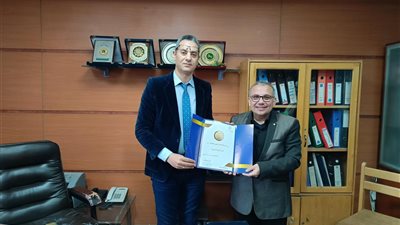 قصور الثقافة تكّرم مصمم 