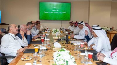 وفد غرفة السياحة يبحث استعدادات المطوفين للحج وخدمات حجاج الشركات