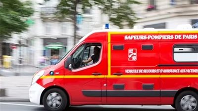 مراهقة تلقي طفلها الرضيع من نافذة فندق بباريس بعد دقائق من ولادته 