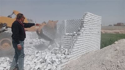 دشنا تسترد 1930 متر تعديات علي أراضي الدولة بابو مناع بحرى