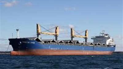 تداول البضائع والشاحنات بموانئ البحر الأحمر