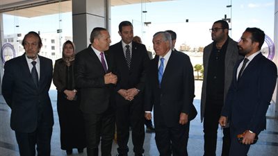 محافظ دمياط يشهد محاضرة الدكتور زاهى حواس حول 