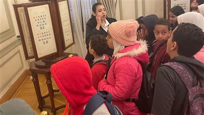 أتوبيس الفن الجميل في جولة بمتحف البريد