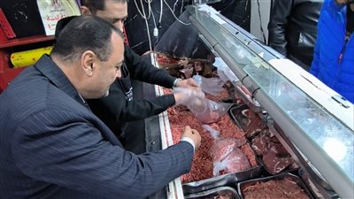 ضبط طن ونصف من اللحوم والمصنعات غير صالحة للاستهلاك الادمي بدمياط 
