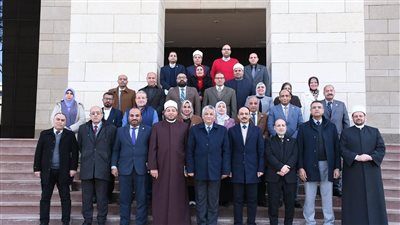 اللواء أركان حرب أسامة الجمال يلقي محاضرة عن التحديات المعاصرة 