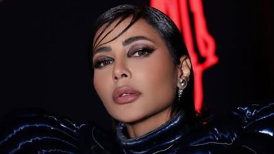 مهيرة عبدالعزيز تواكب موضة فساتين شتاء 2025