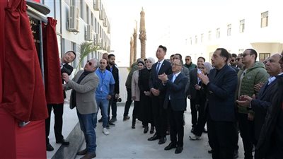 رئيس الوزراء يشهد افتتاح مصنع 