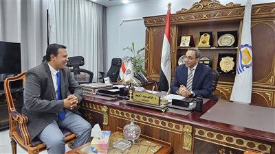 محافظ قنا لـ