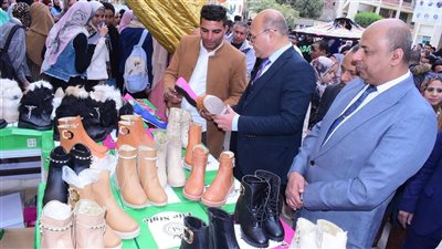 النعماني يفتتح معرض 