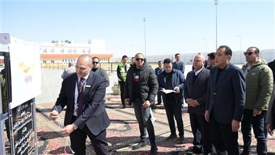 رئيس الوزراء يفتتح مجمع المصانع الجاهزة ومصنع 
