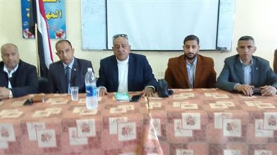  مديري الإدارات التعليمية بالفيوم يعقدون اجتماع مع مديري المدارس ورؤساء الأقسام